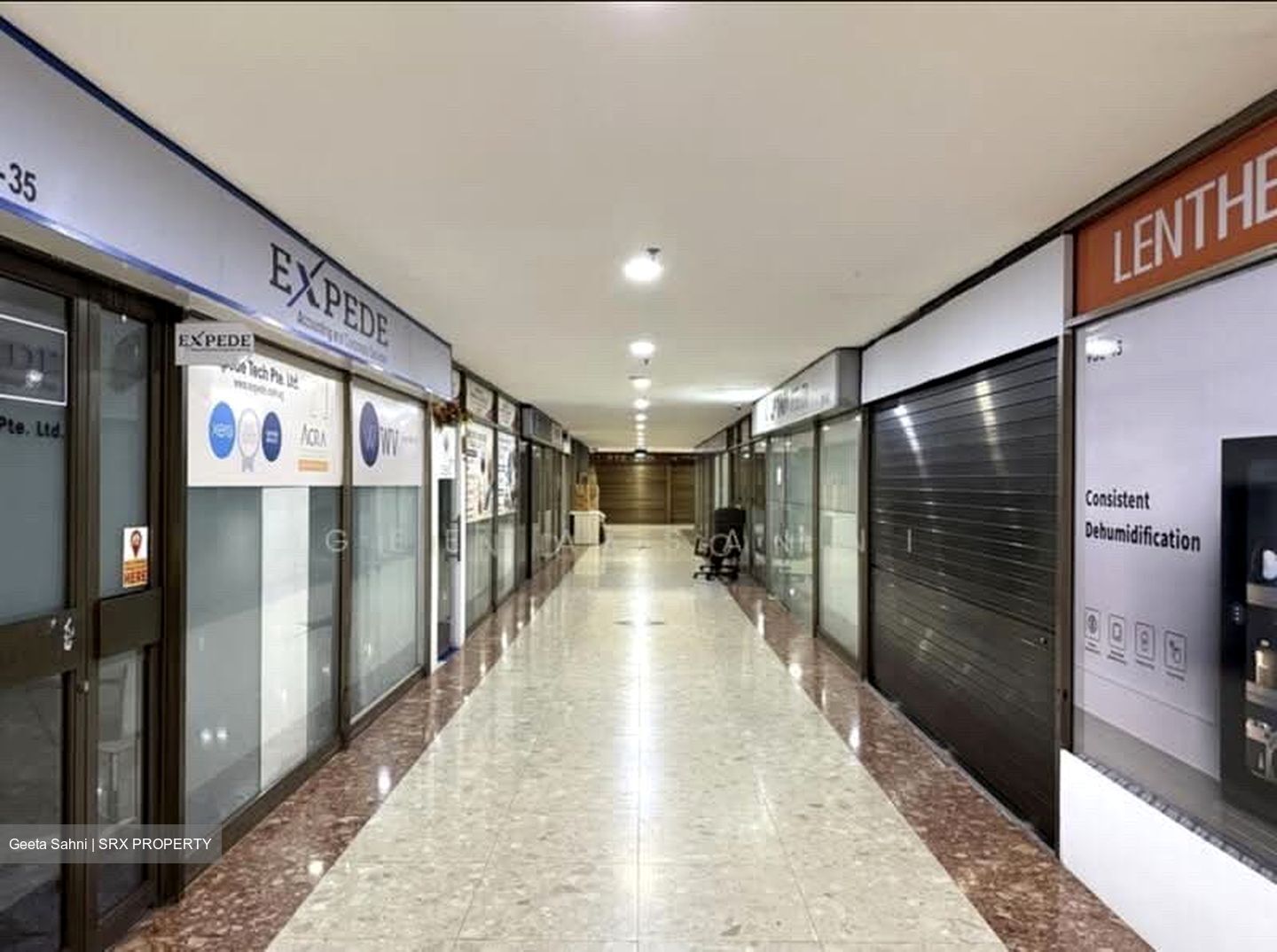 High Street Centre (D6), Retail #607553441
